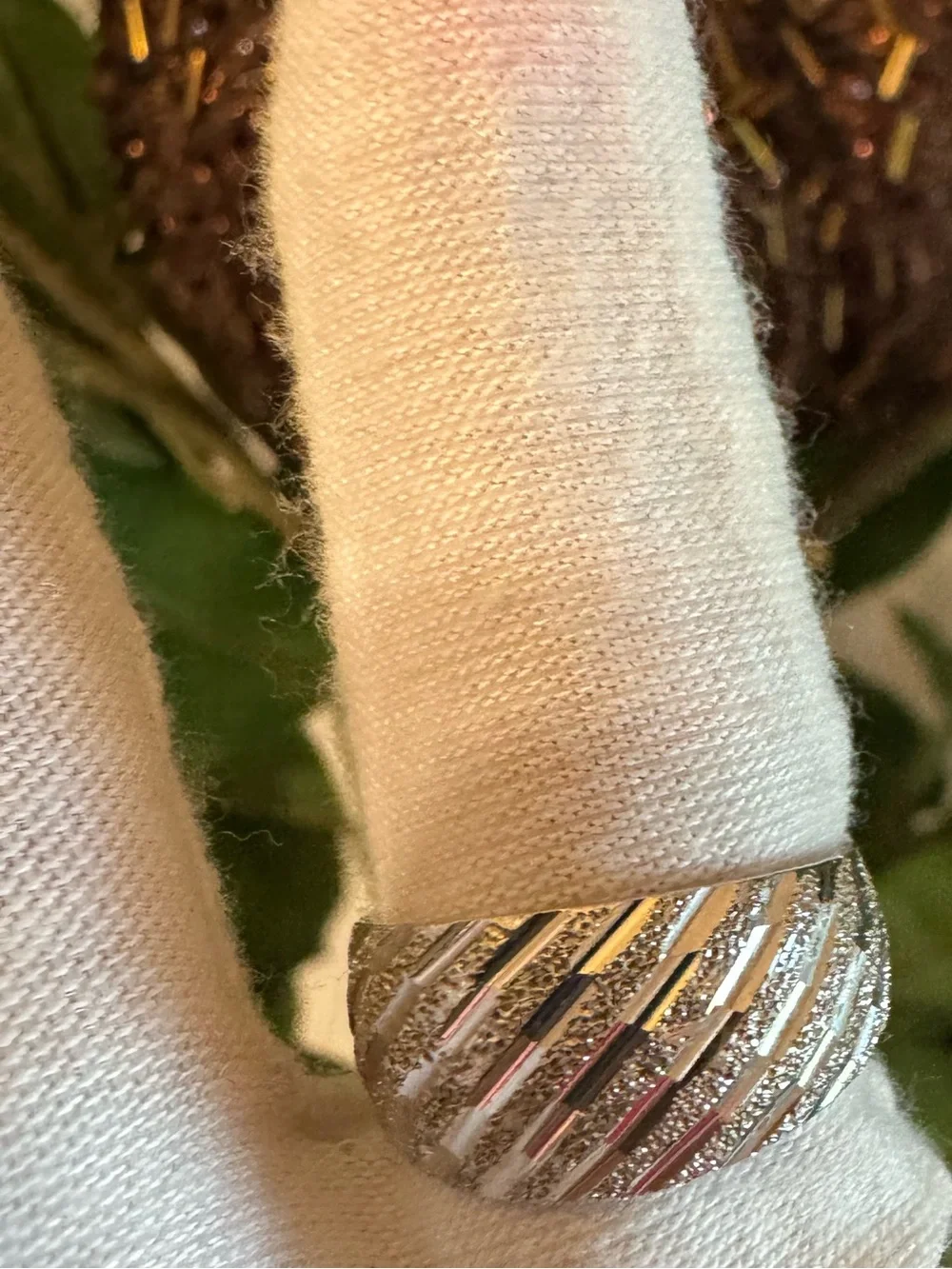 14k white gold vintage size 7 diamond 💎 accents